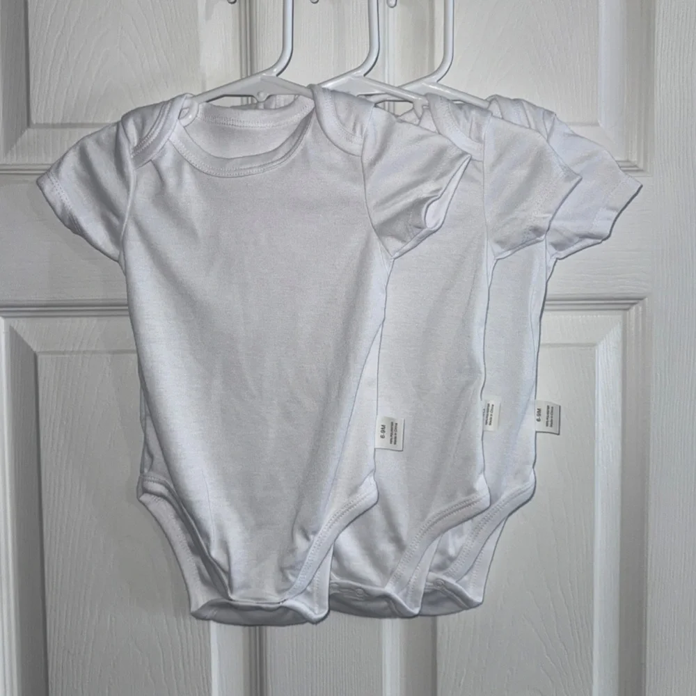 Baby One-Piece Bodysuit (3-Pack) Classic White 6-9 Months NEW
